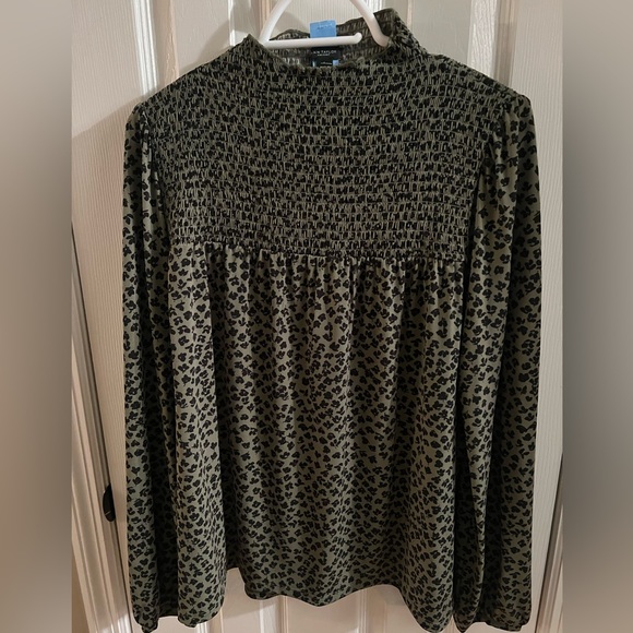 Ann Taylor Blouse - Picture 1 of 4